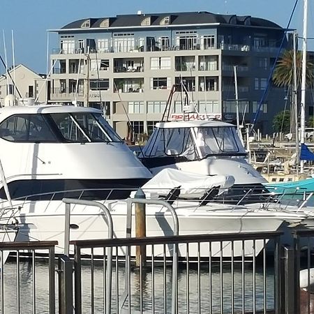 Marina View Apartments Гисборн Экстерьер фото